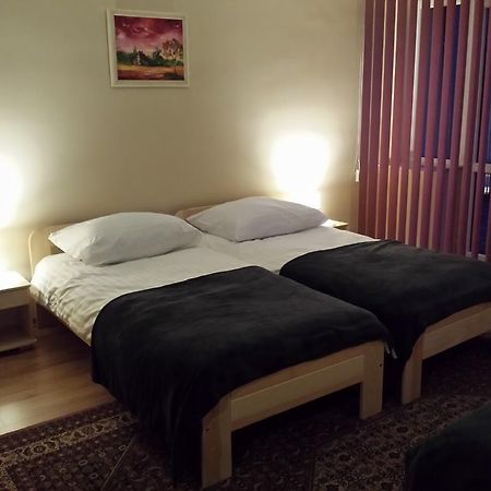 Pokoje Goscinne Vis A Vis Retro Gostynin Ngoại thất bức ảnh