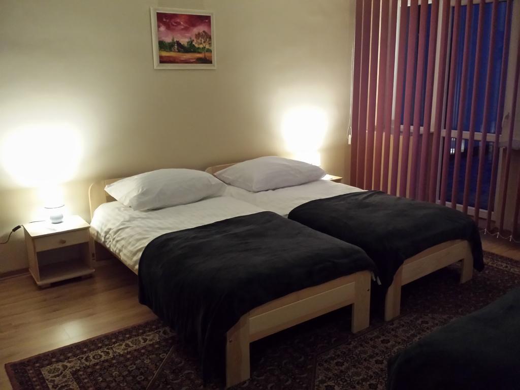 Pokoje Goscinne Vis A Vis Retro Gostynin Ngoại thất bức ảnh
