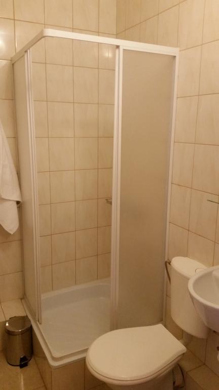 Pokoje Goscinne Vis A Vis Retro Gostynin Phòng bức ảnh